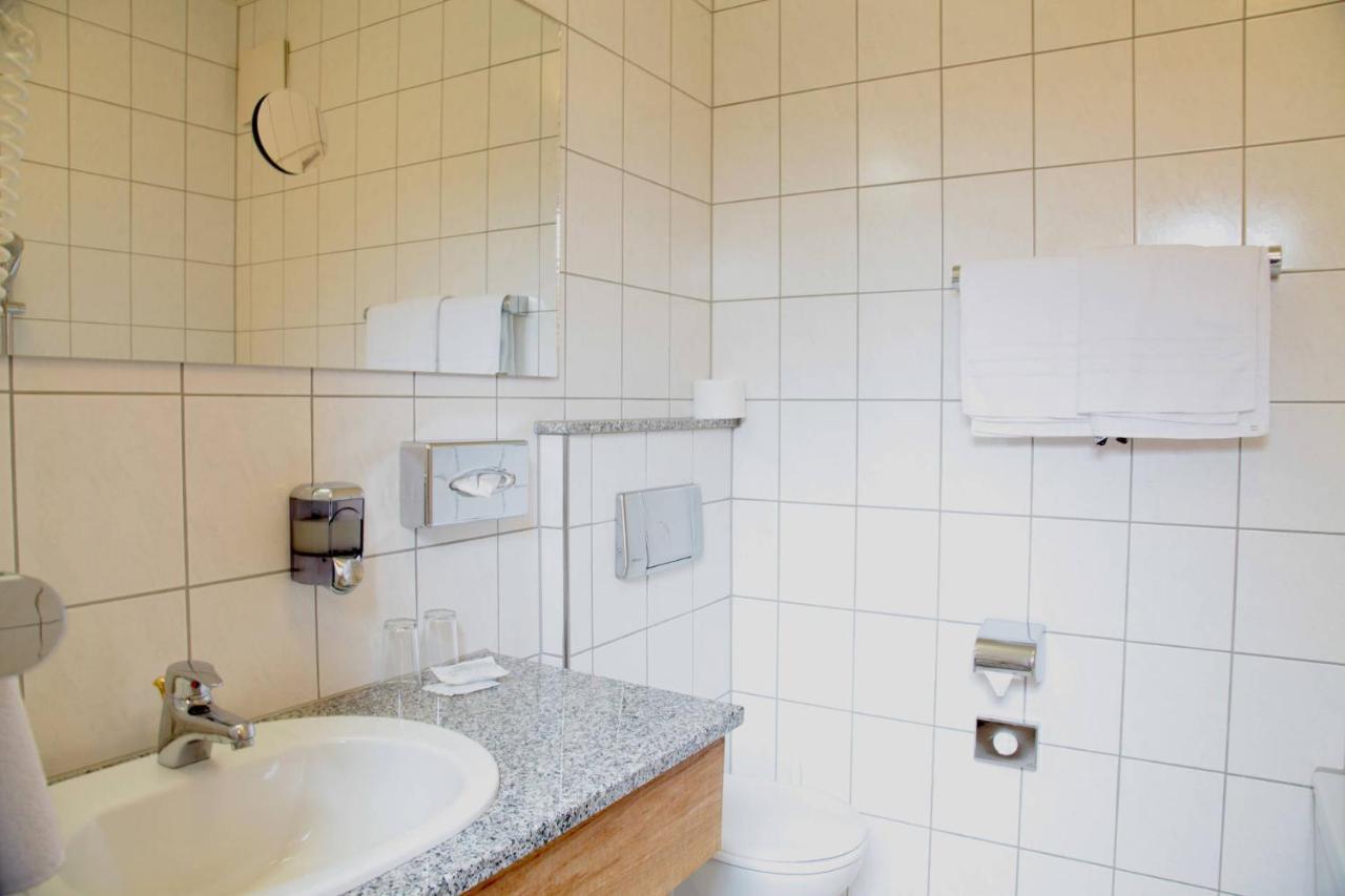 Hotel Lonac Duisburg Kültér fotó