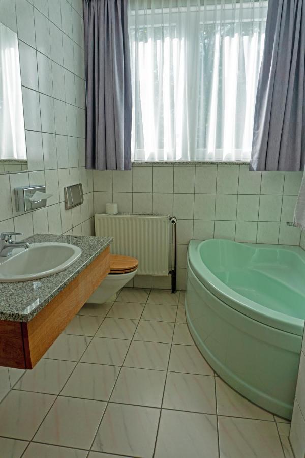 Hotel Lonac Duisburg Kültér fotó
